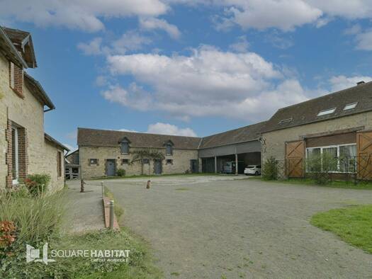 Maison à vendre 559 000 € 18 pièces 7 chambres 383 m² 40 000 m² de terrain Hauterive 61250