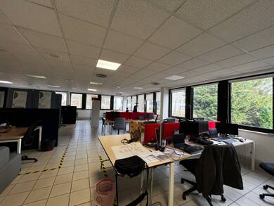 Espace bureau à vendre 3 000 000 € 2 660 m² de bureaux divisible de 1 142 m² à 2 660 m² Mont Saint Aignan 76130