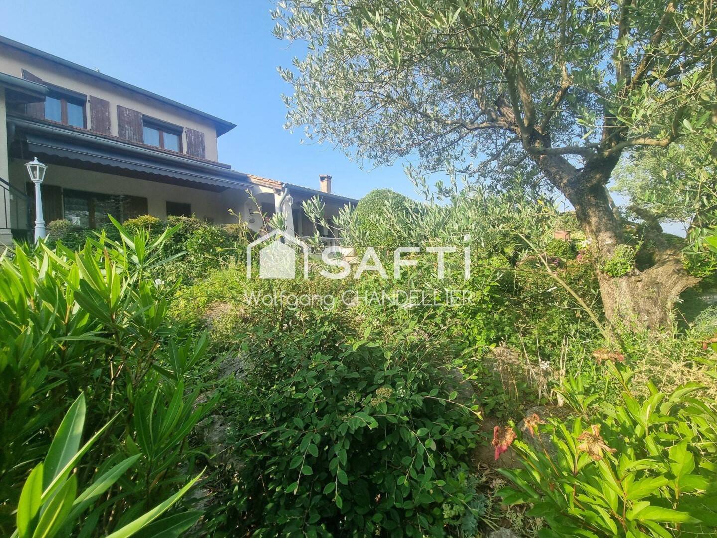 Maison 7 pièces 200 m² · à Granges-les-Beaumont · 200 m² · 518 000 €