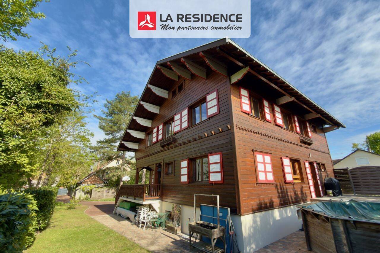 Maison 10 pièces 238 m² · à Beauchamp · 238 m² · 699 000 €