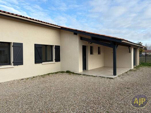 Maison à louer 1 430 € 6 pièces 5 chambres 135 m² Soulac-sur-Mer 33780