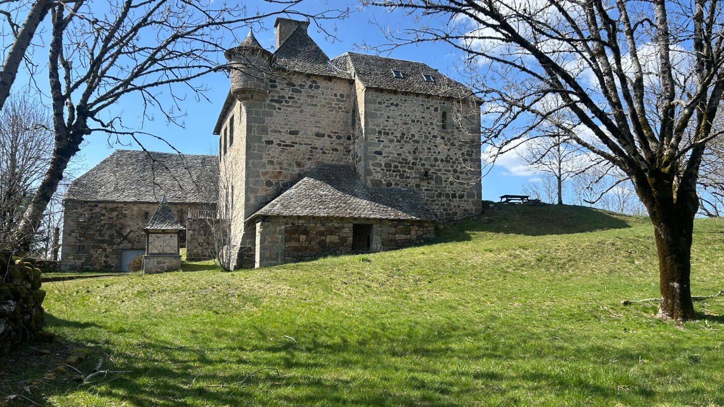 Maison 9 pièces 280 m² · à Laguiole · 280 m² · 495 000 €