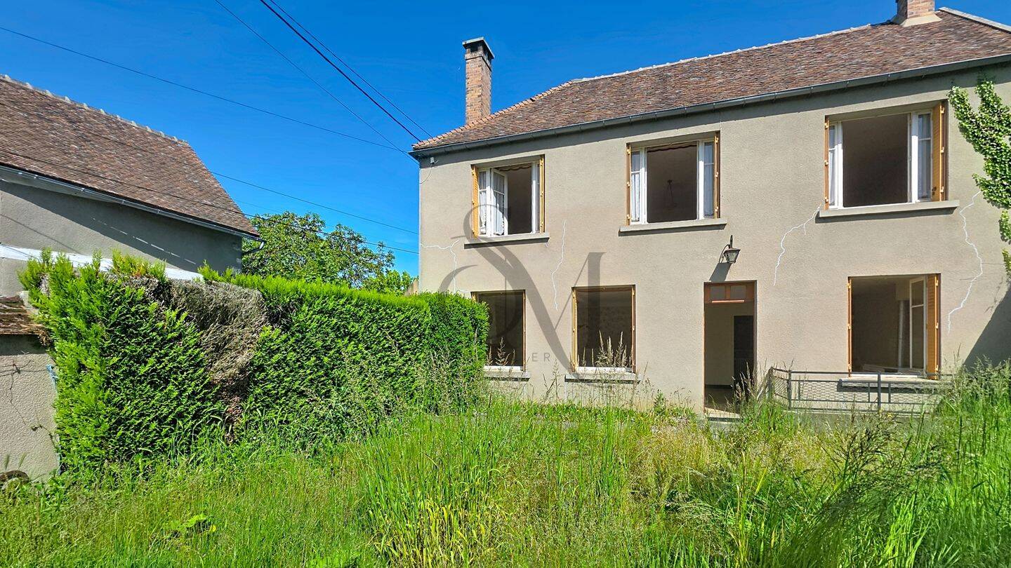 Maison 4 pièces 133 m² · à Bransles · 133 m² · 100 000 €