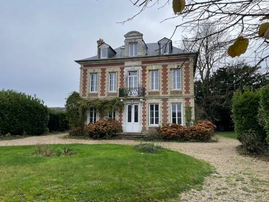 Maison à vendre 624 000 € 11 pièces 7 chambres 241 m² 2 775 m² de terrain Bernay 27300