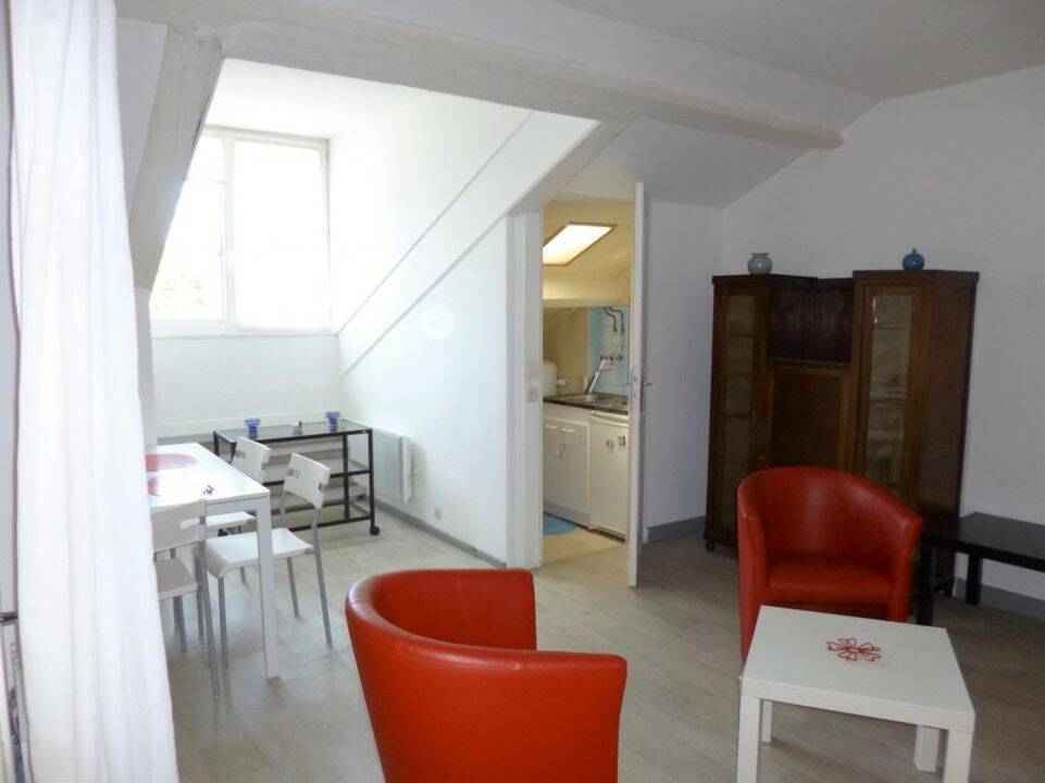 Appartement 1 pièce 27 m² · à Saint-Étienne · 27 m² · 355 €