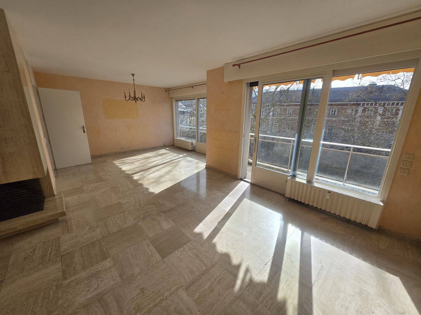 Appartement 3 pièces 105 m² · à Chambéry · 104,8 m² · 295 000 €