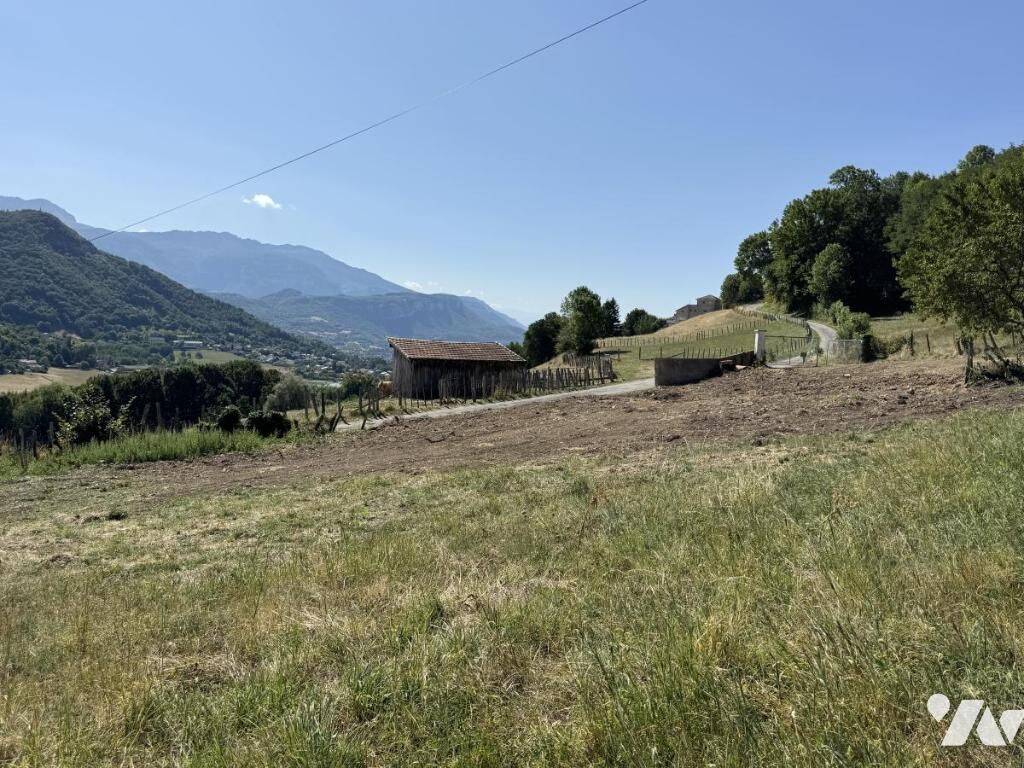 Terrain de 740 m² à Voiron - photo 2
