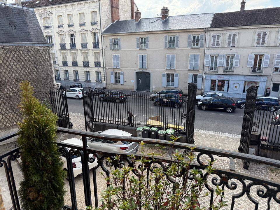 Appartement 5 pièces 176 m² · à Fontainebleau · 176 m² · 2 150 €
