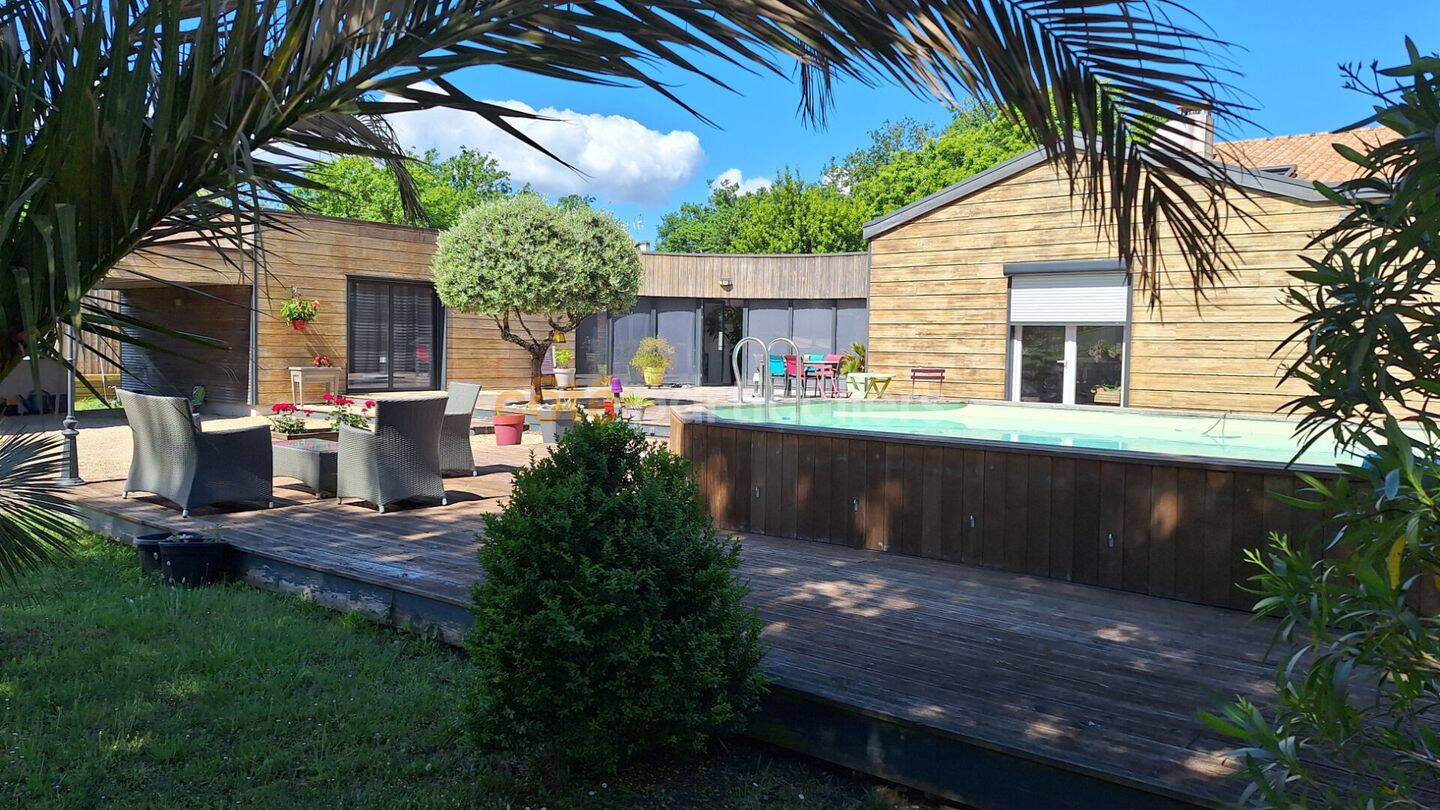 Maison 5 pièces 290 m² · à Étaules · 290 m² · 606 100 €