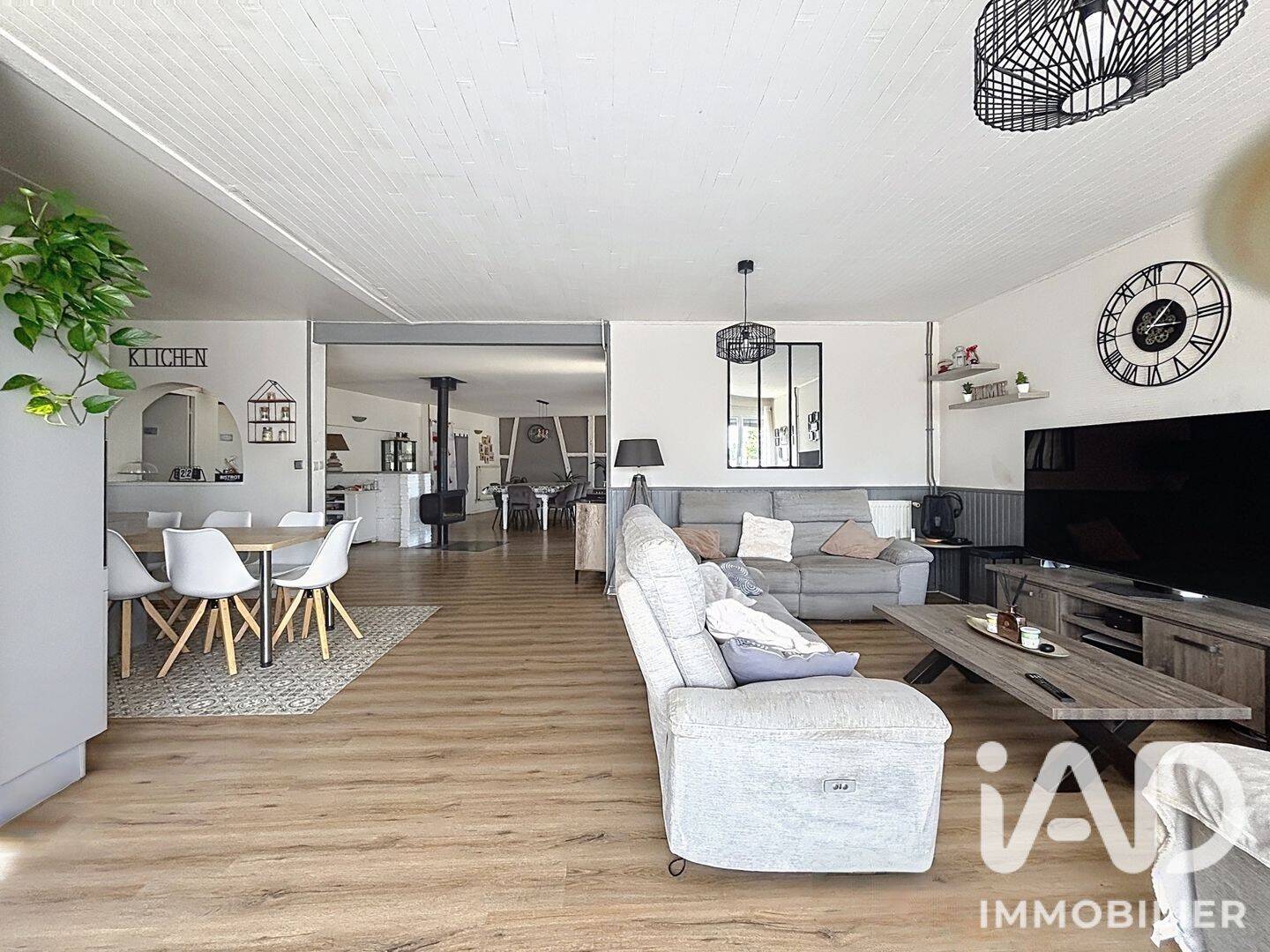 Maison 9 pièces 230 m² · à Bantanges · 230 m² · 178 000 €