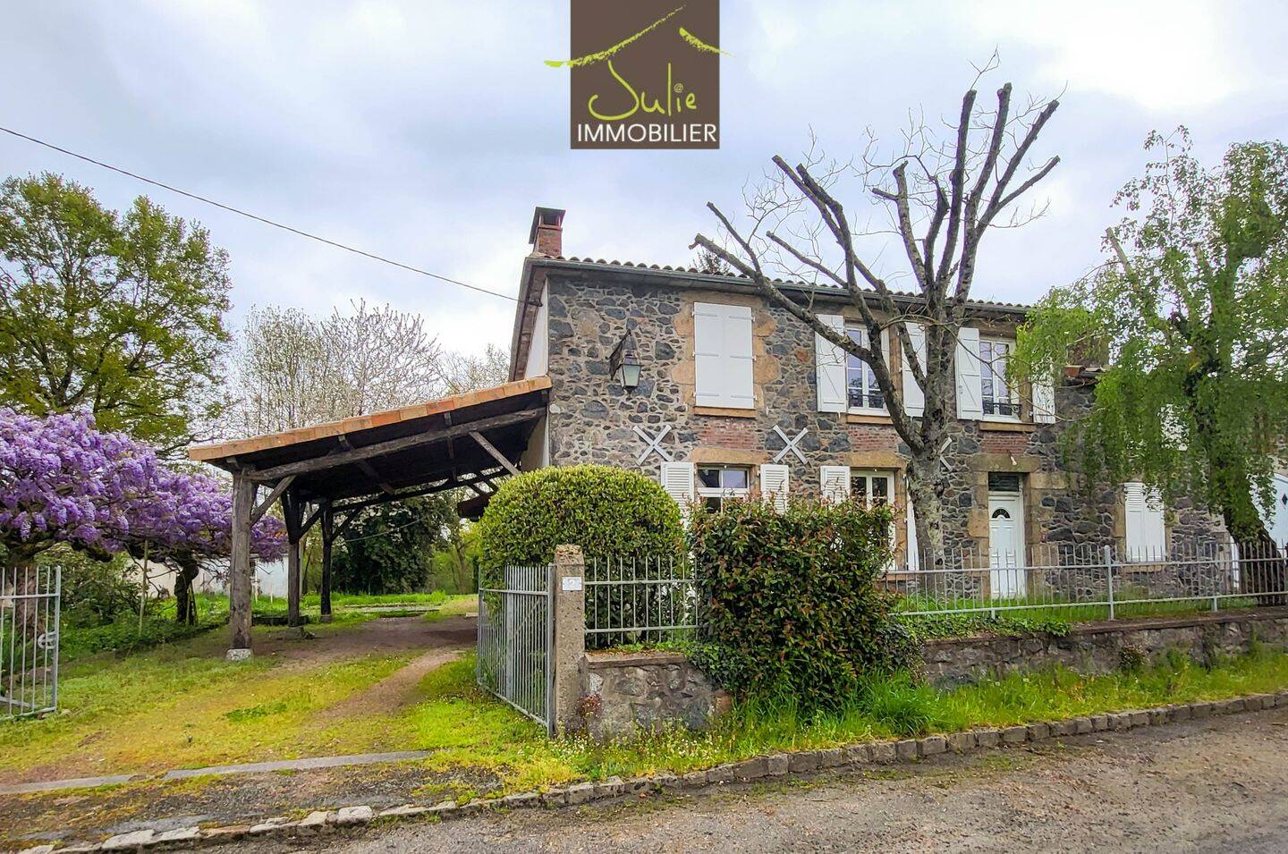Maison 8 pièces 210 m² · à Moncoutant-sur-Sèvre · 210 m² · 273 000 €