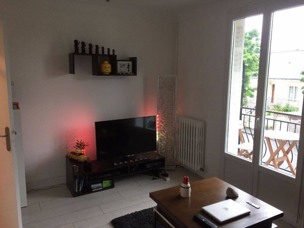 Appartement 1 pièce 27 m² · à Saint-Cyr-sur-Loire · 26,6 m² · 543 €/mois