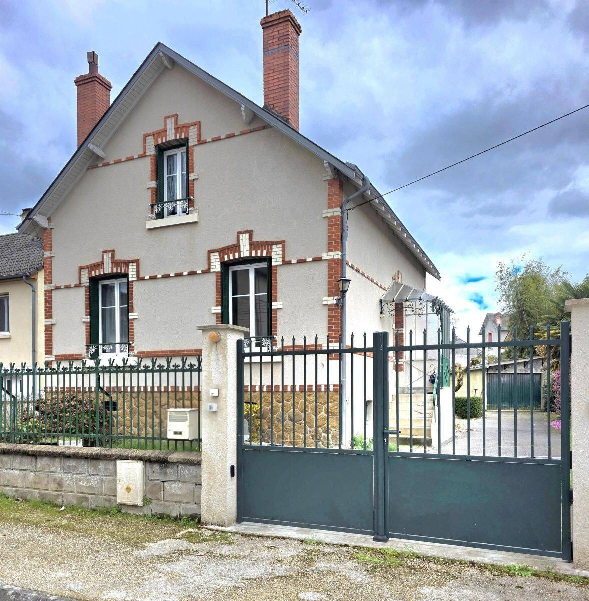 Maison 4 pièces 95 m² · à Vierzon · 94,5 m² · 107 200 €