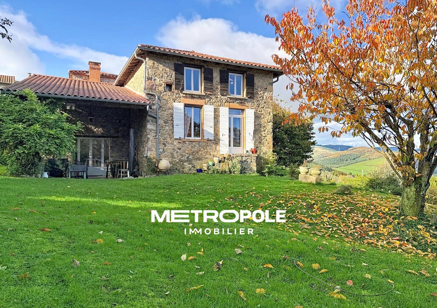 Maison 10 pièces 326 m² · à Tarare · 326 m² · 595 000 €