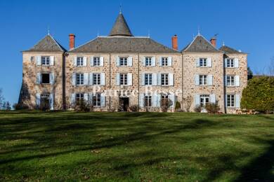 Château à vendre 1 280 000 € 20 pièces 14 chambres 900 m² 33 480 m² de terrain Yssingeaux 43200