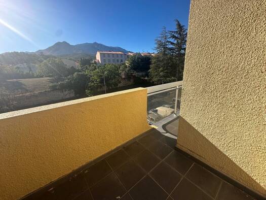 Appartement à louer 625 € 3 pièces 2 chambres 62,1 m² Étage 3/3 Prades 66500