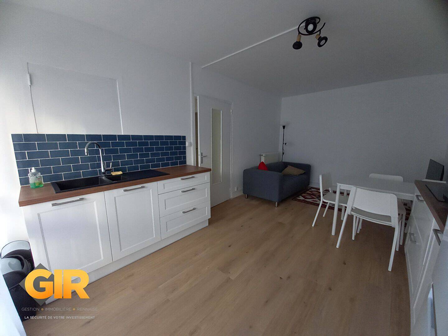 1 pièce 64 m² · à Rennes · 64,3 m² · 390 €/mois