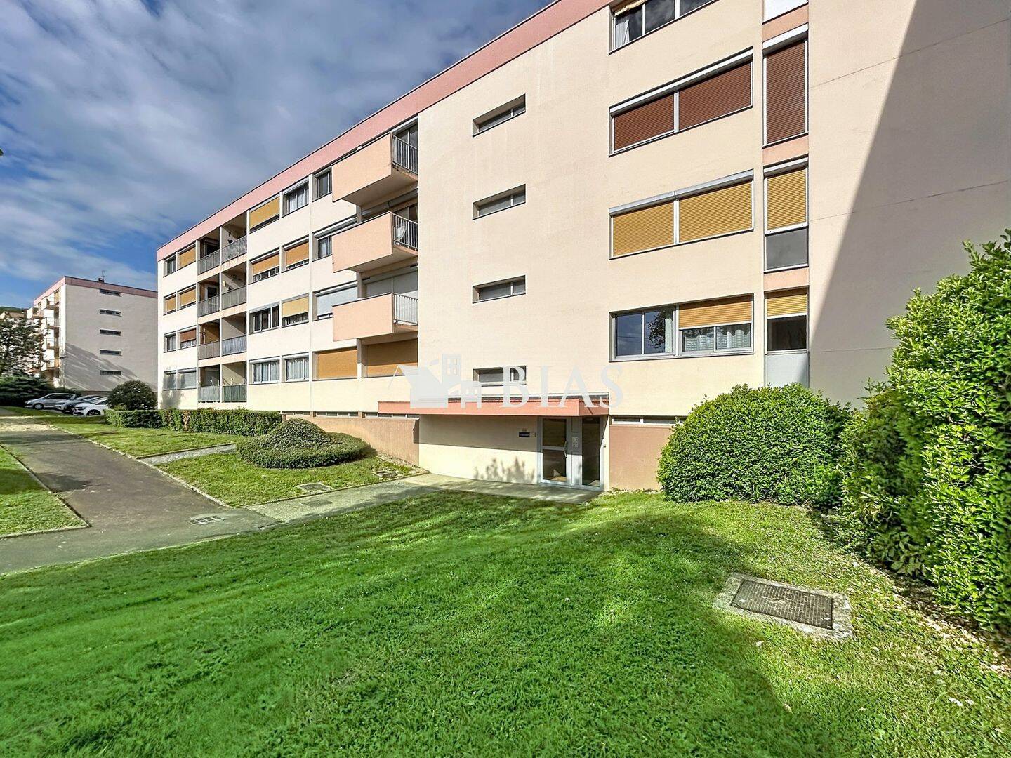 Appartement 4 pièces 80 m² · à Saint-Pierre-lès-Elbeuf · 79,9 m² · 72 000 €