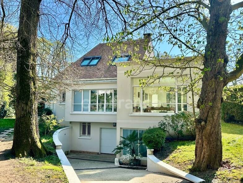 Maison à vendre 2 079 000 € 10 pièces 5 chambres 250 m² 1 215 m² de terrain Napoleon Maisons-Laffitte 78600