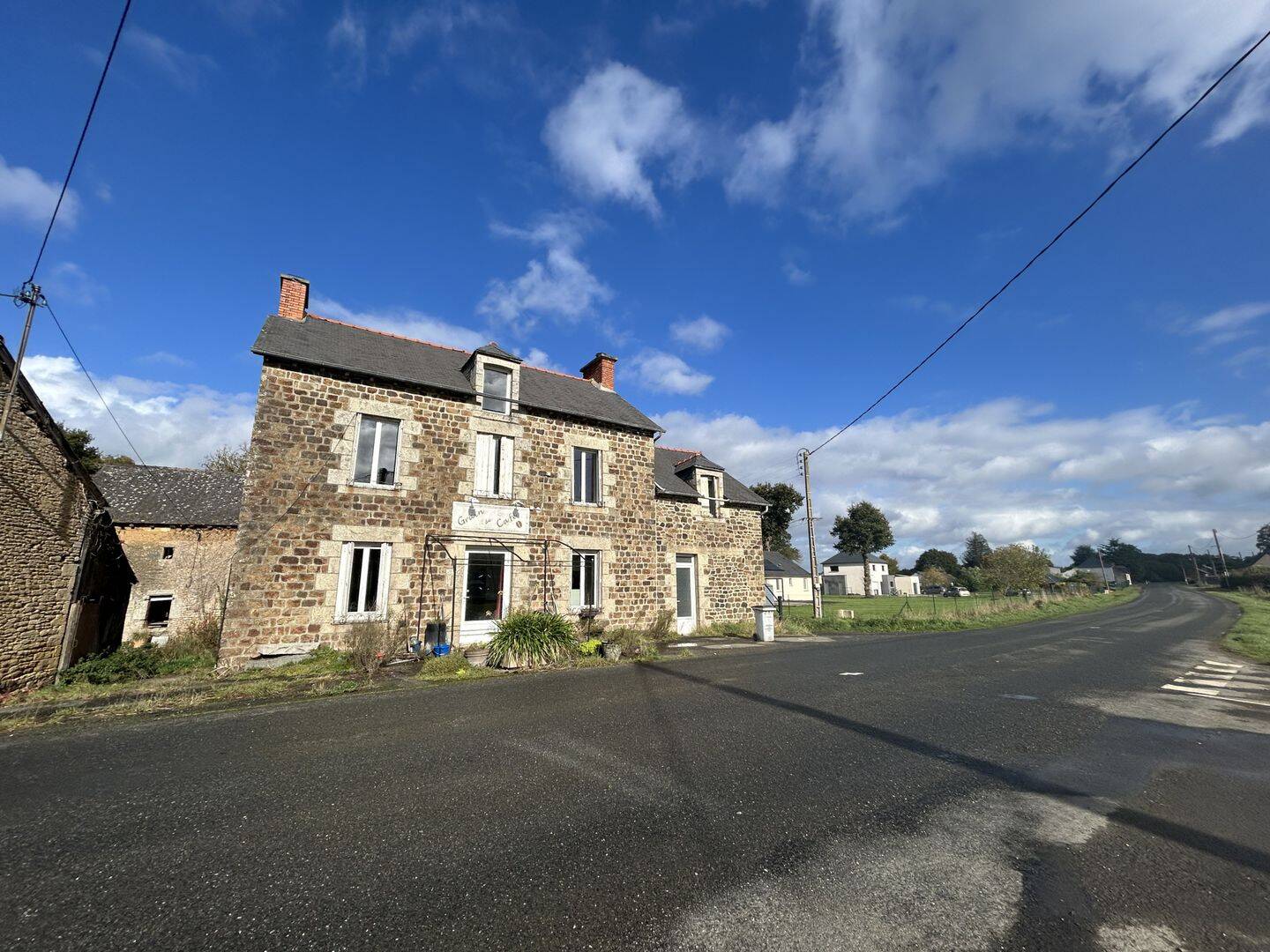Maison 7 pièces 148 m² · à Plouasne · 147,6 m² · 235 000 €