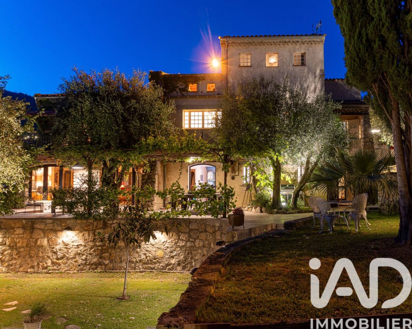 Maison 10 pièces 230 m² · à Grasse · 230 m² · 1 399 000 €