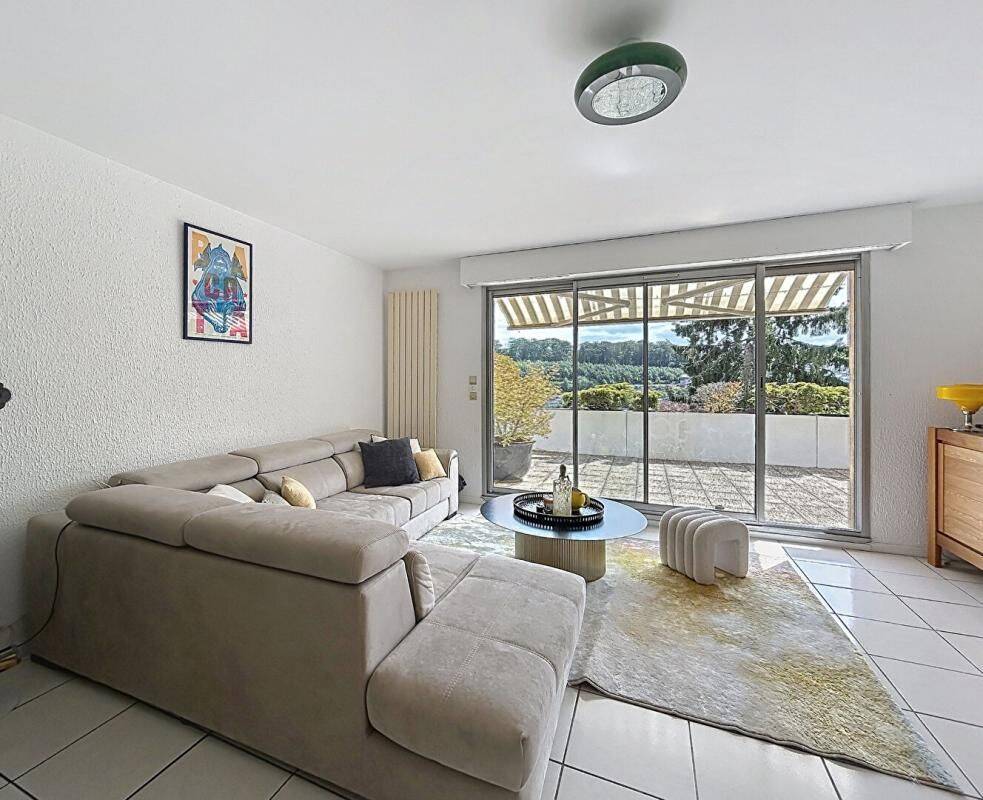 Appartement 5 pièces 109 m² · à Mont-Saint-Aignan · 108,7 m² · 1 210 €/mois