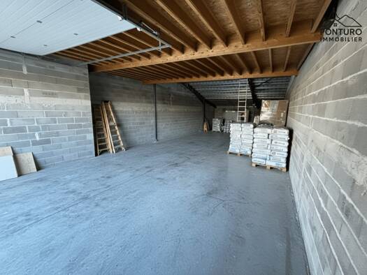 Boutique à vendre Fonds de commerce 180 000 € 300 m² de surface de vente Sanssac-l'Église 43320