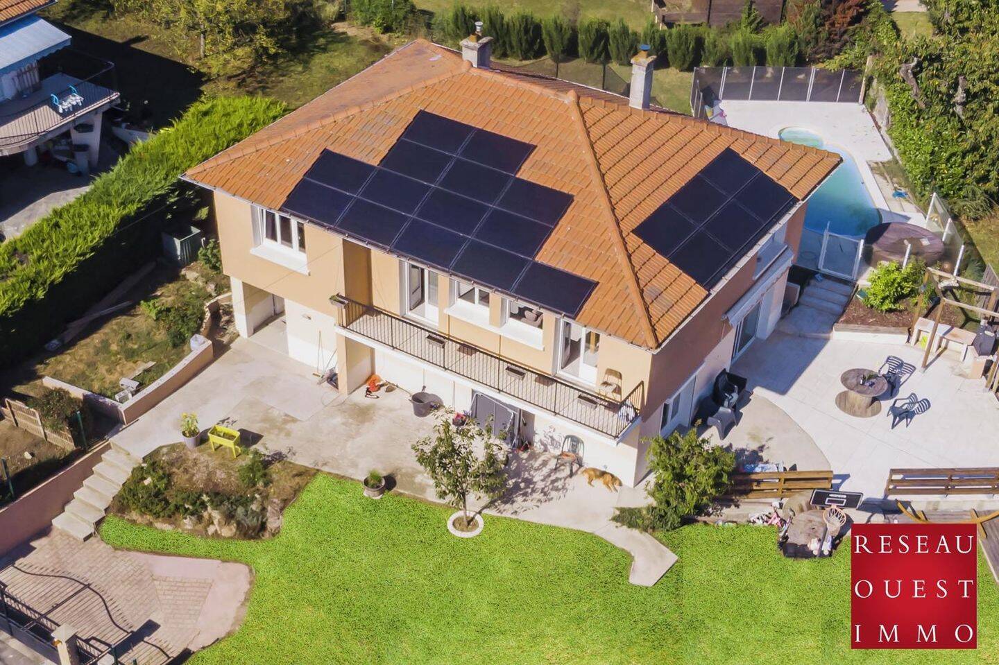 Maison 5 pièces 180 m² · à Saint-Genis-les-Ollières · 180 m² · 490 000 €