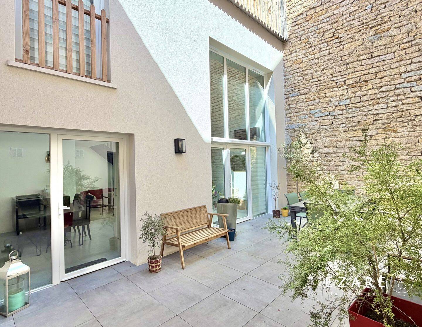 Maison 10 pièces 270 m² · à Dijon · 270 m² · 940 000 €