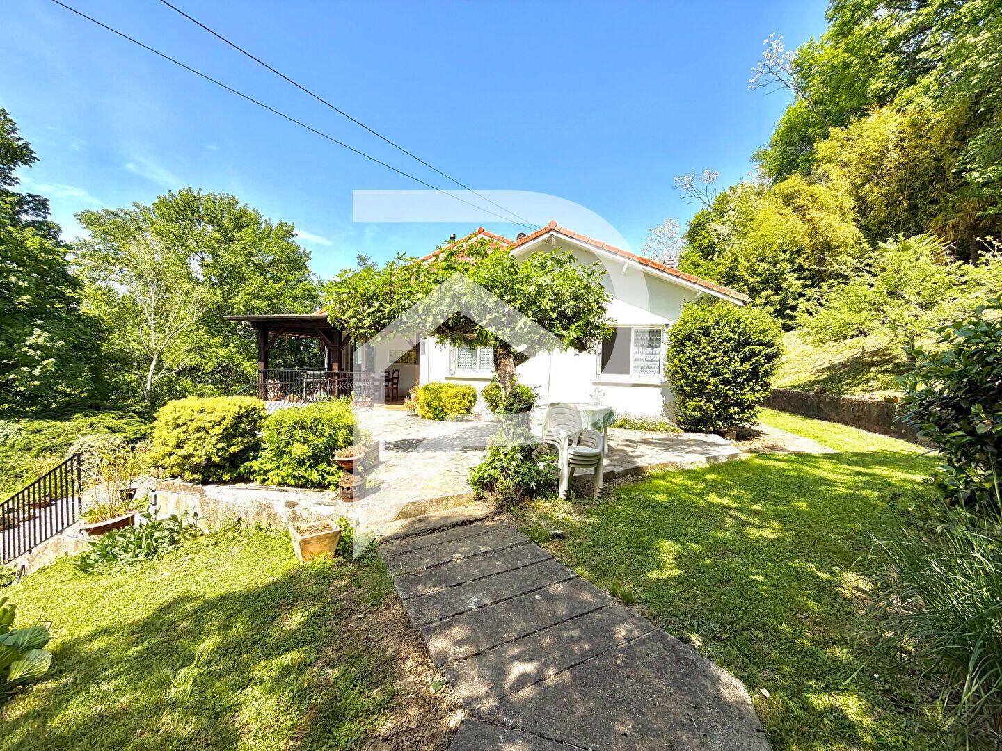 Maison 7 pièces 140 m² · à Lahourcade · 140 m² · 275 000 €