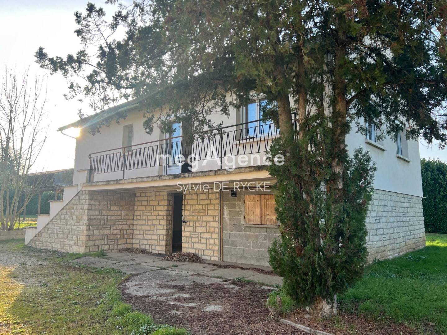 Maison 8 pièces 162 m² · à Champigny · 162 m² · 222 000 €