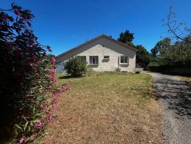 Maison de plain-pied à louer 920 € 4 pièces 3 chambres 100 m² 1 402 m² de terrain Mauves 07300