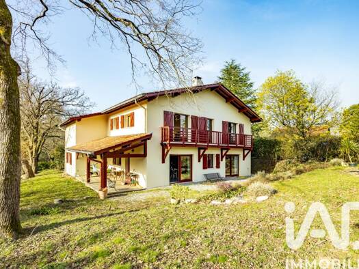 Maison à vendre 1 120 000 € 8 pièces 5 chambres 215 m² 2 000 m² de terrain Arcangues 64200