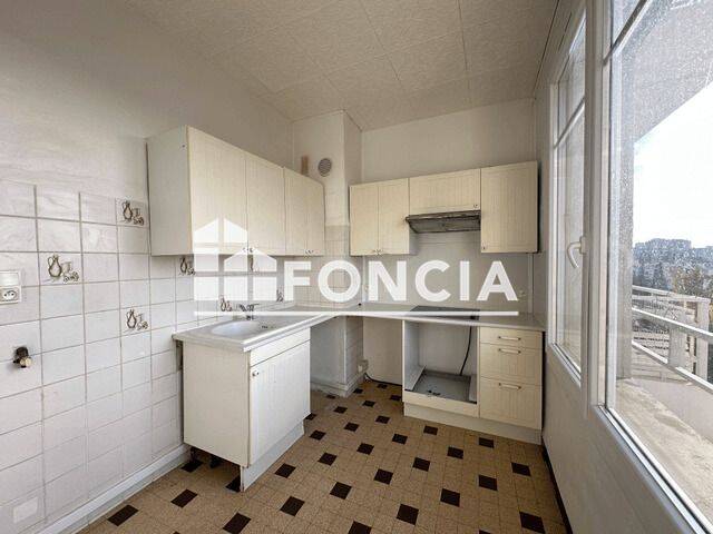 Appartement 3 pièces 69 m² · à Toulon · 69 m² · 765 €