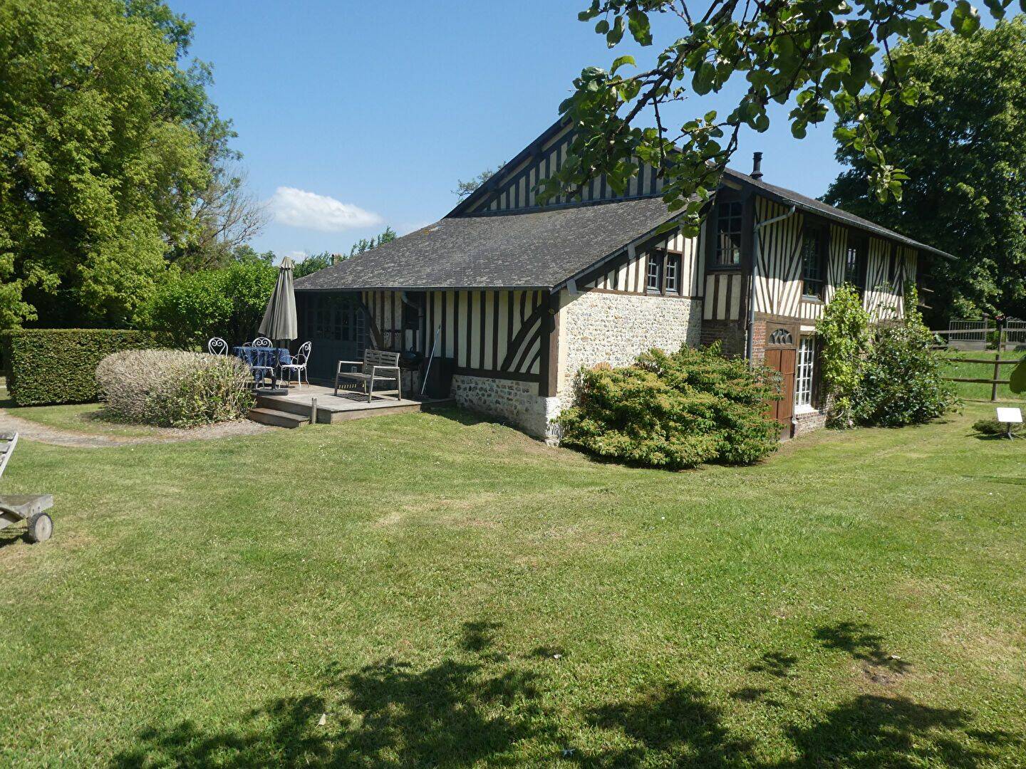 Maison 4 pièces 114 m² · à Pont-l'Évêque · 114 m² · 546 000 €