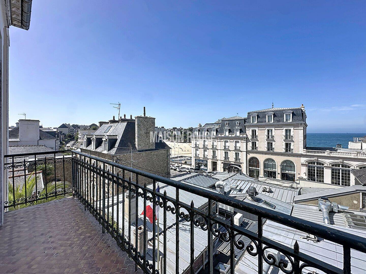 Appartement 7 pièces 99 m² · à Dinard · 99,3 m² · 817 440 €