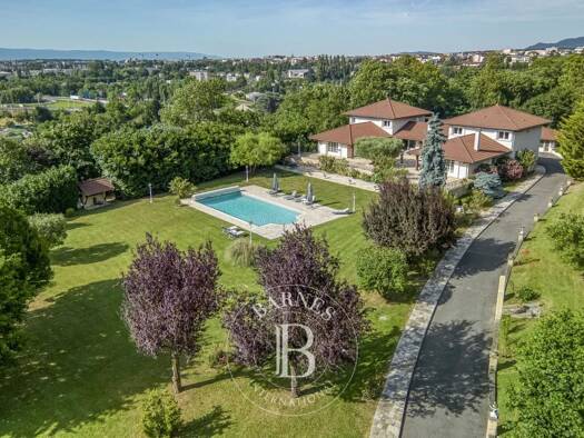 Maison à vendre 3 200 000 € 12 pièces 7 chambres 515,7 m² 7 565 m² de terrain Étrembières 74100