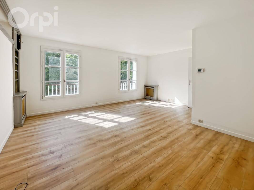 Appartement 2 pièces 60 m² · à Senlis · 59,6 m² · 890 €