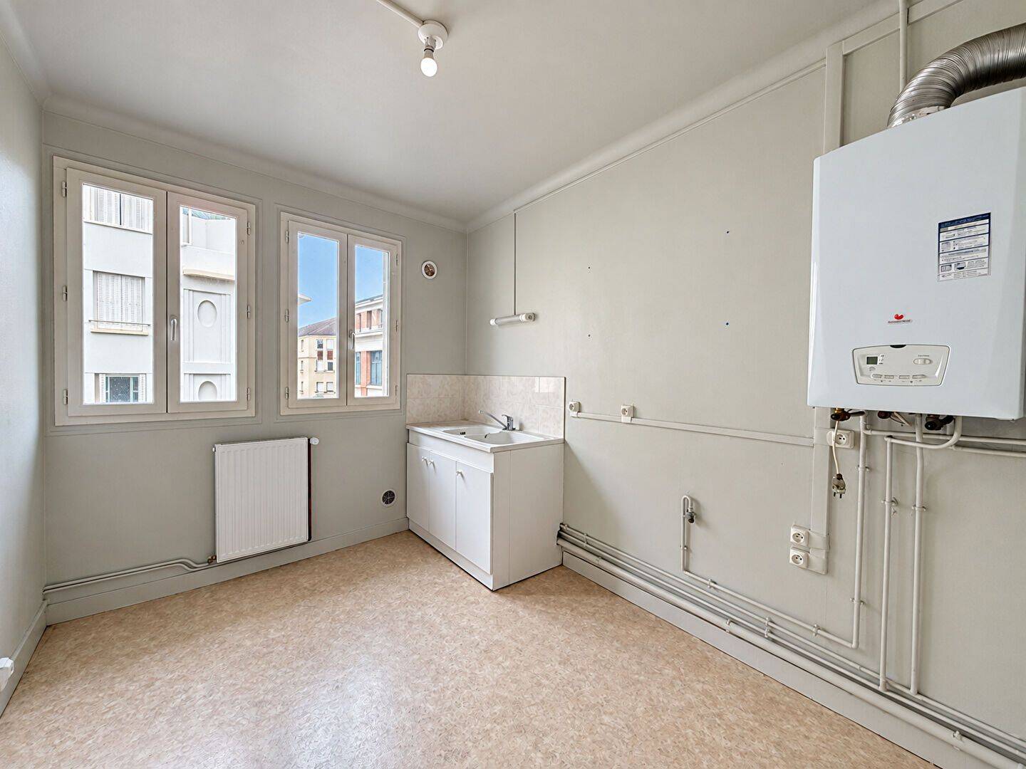 Appartement 4 pièces 122 m² · à Troyes · 122 m² · 80 000 €
