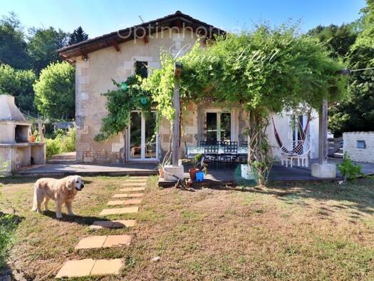 Maison à vendre 195 000 € 3 pièces 2 chambres 120 m² 6 300 m² de terrain Saint-Thomas-de-Conac 17150