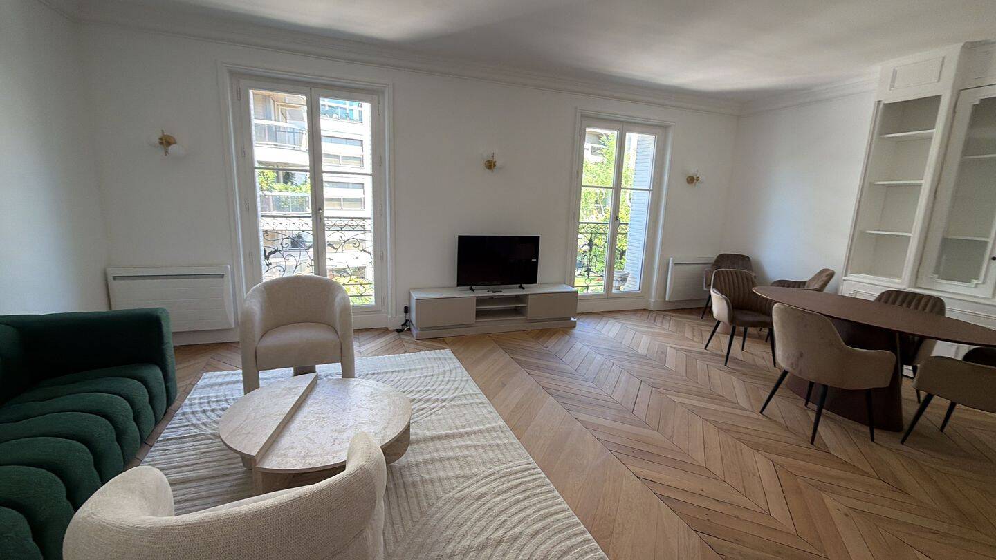 Appartement 3 pièces 80 m² · à Paris 16ème Arrondissement · 80 m² · 3 800 €