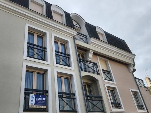 Appartement à vendre 218 400 € 4 pièces 2 chambres 71 m² Étage 1/2 La Ferté-Bernard 72400