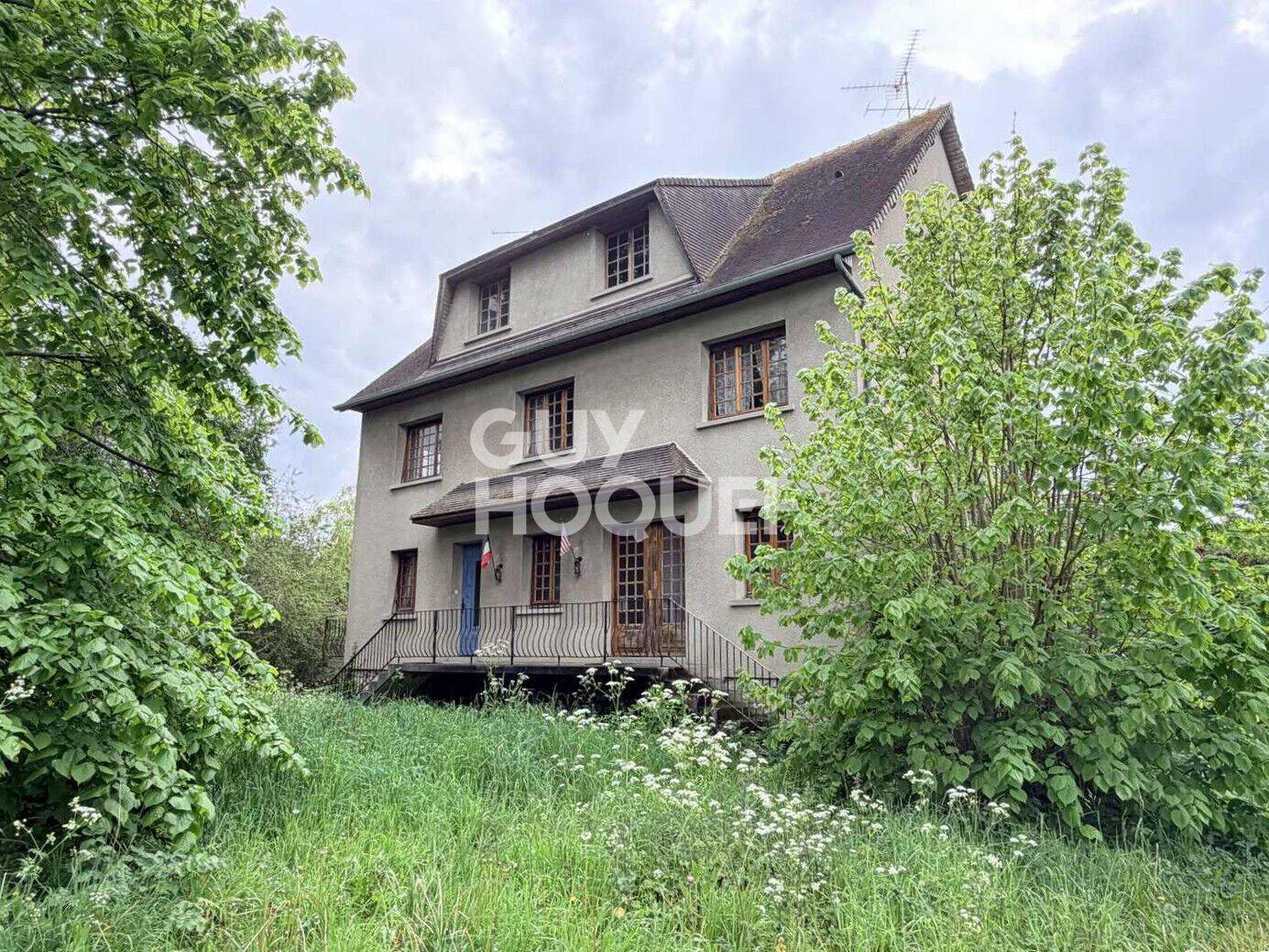 Maison 12 pièces 245 m² · à Trévières · 245 m² · 300 000 €