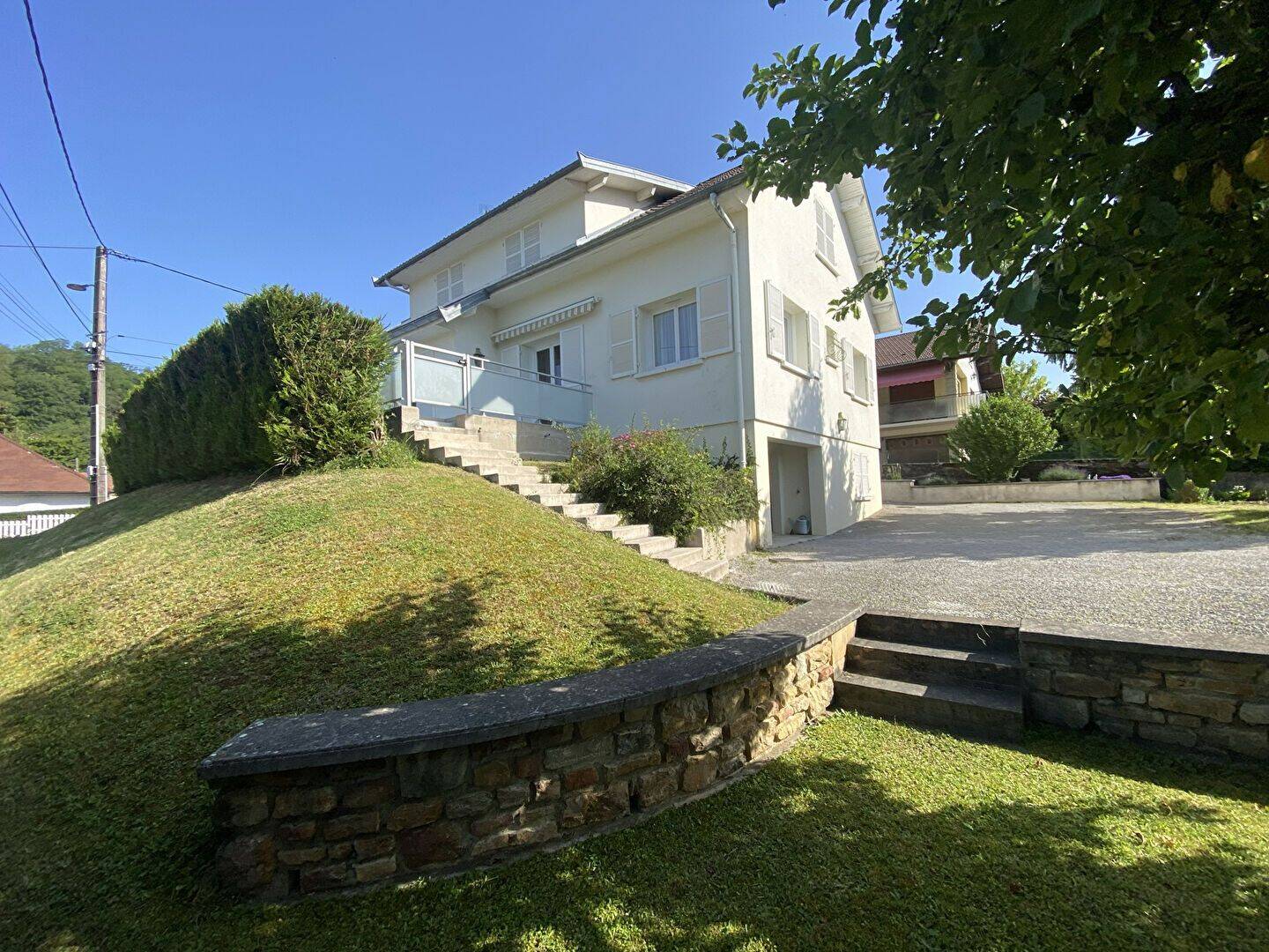 Maison 5 pièces 159 m² · à Lons-le-Saunier · 159 m² · 260 000 €