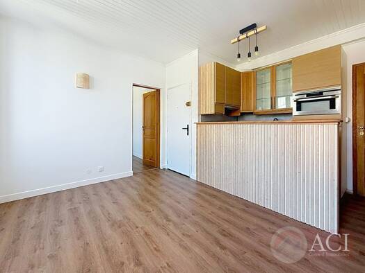 Appartement à vendre 141 000 € 2 pièces 1 chambre 26 m² Étage 1/2 Centre Ville Nord Montmagny 95360