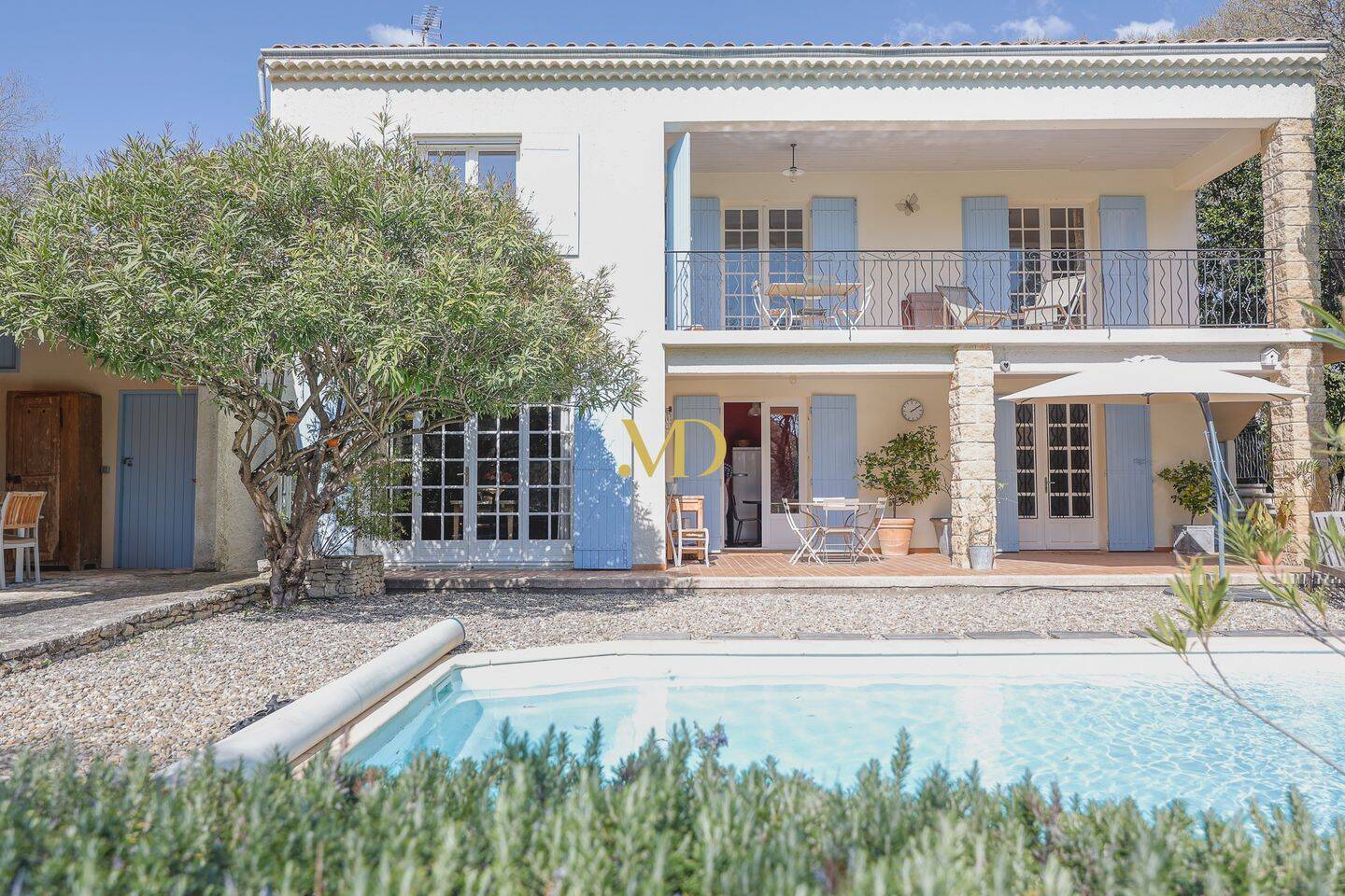 Maison 8 pièces 194 m² · à Saint-Saturnin-lès-Apt · 194 m² · 595 000 €