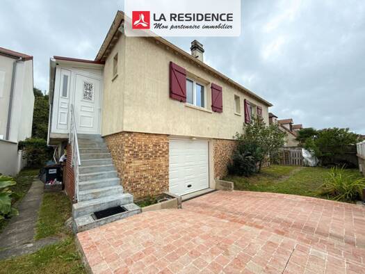 Maison à vendre 399 000 € 8 pièces 5 chambres 135 m² 554 m² de terrain La Verriere La Verrière 78320