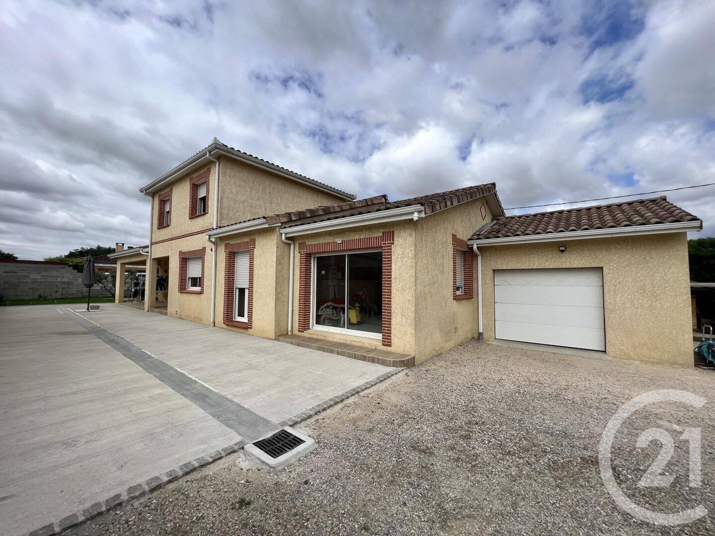 Maison 6 pièces 168 m² · à Frouzins · 168 m² · 362 990 €