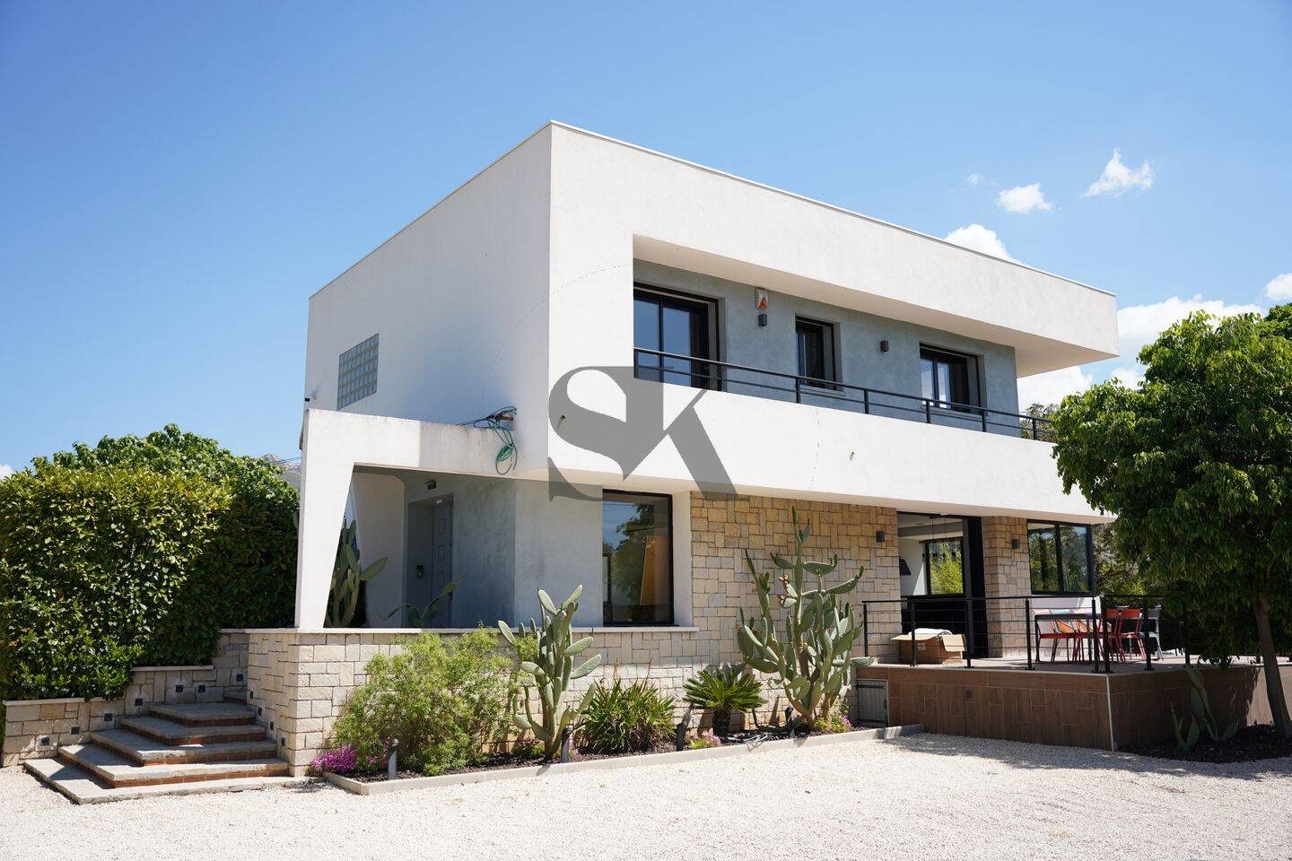 Maison 5 pièces 182 m² · à Aubagne · 182 m² · 3 450 €/mois