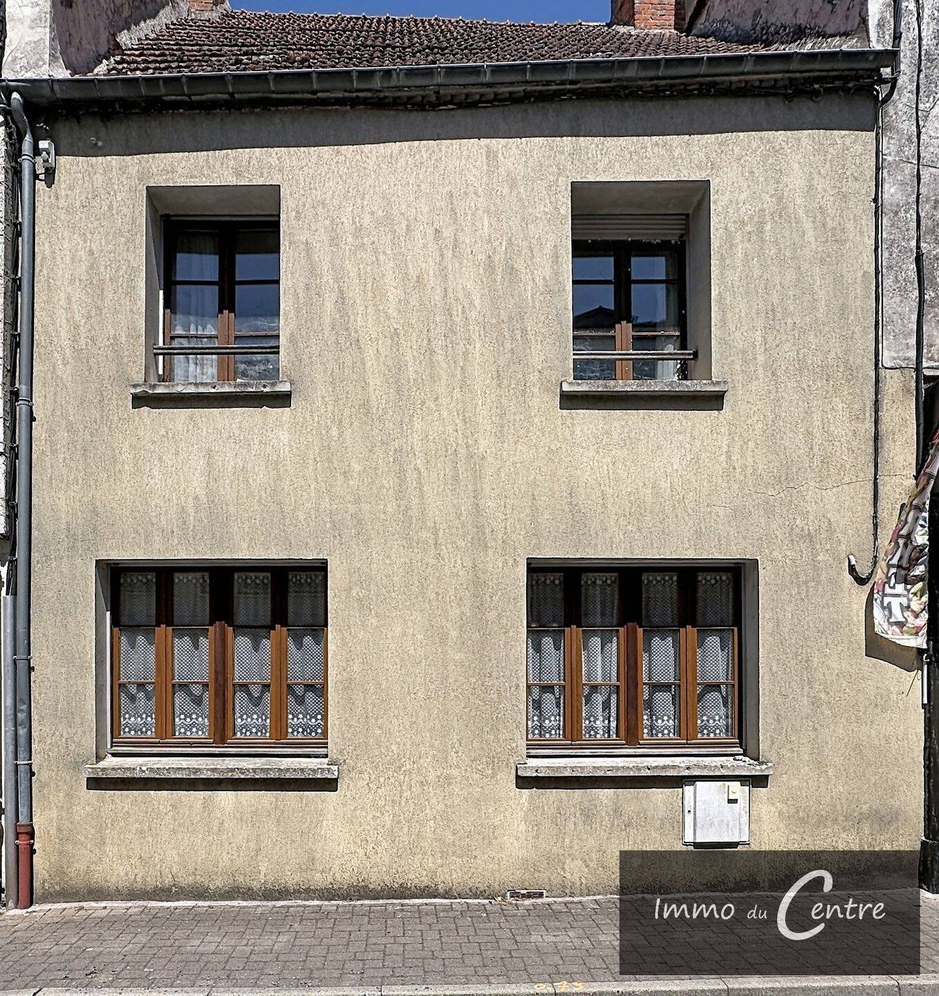 Maison 5 pièces 118 m² · à Montmirail · 117,7 m² · 130 000 €